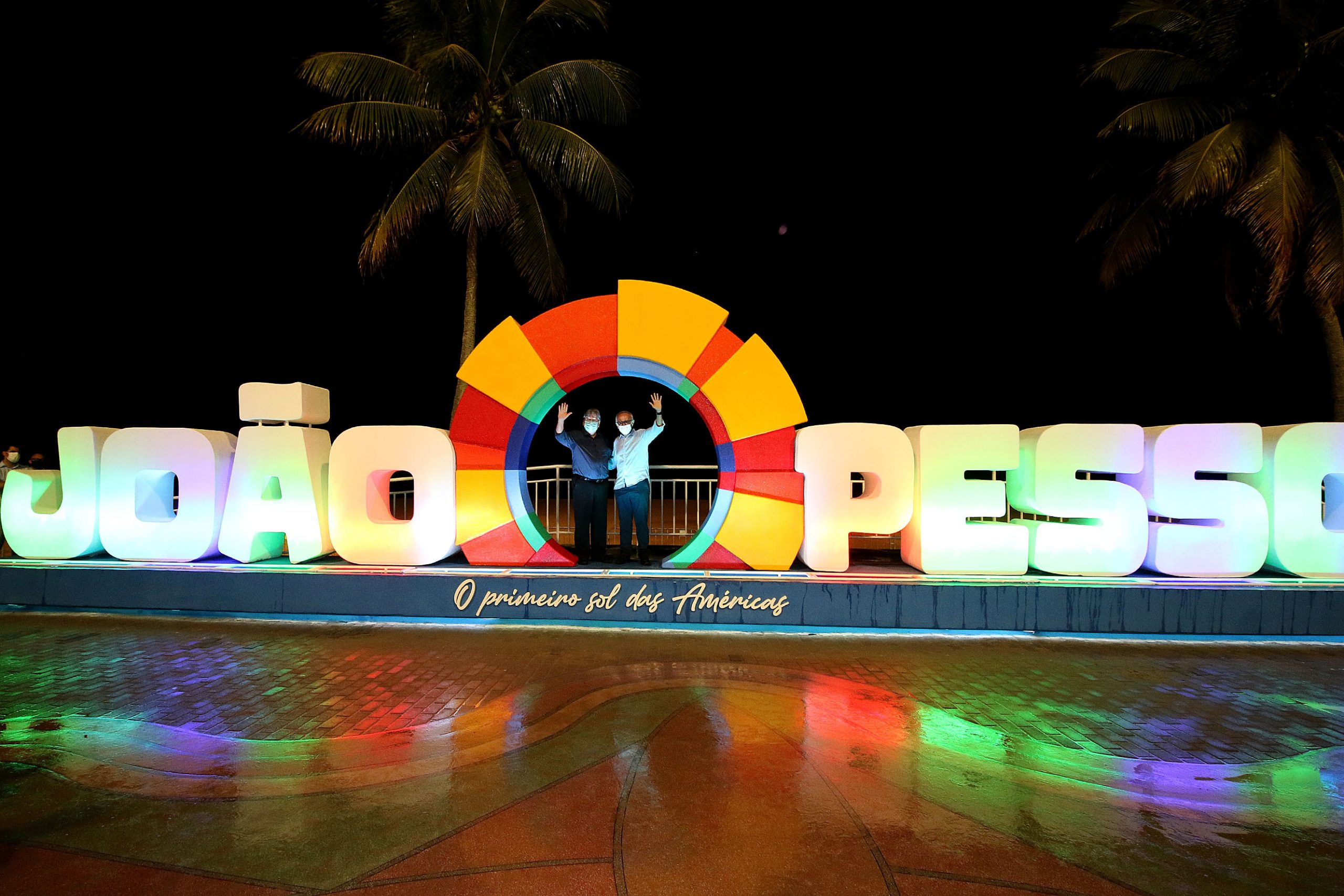 Largo de Tambaú à noite